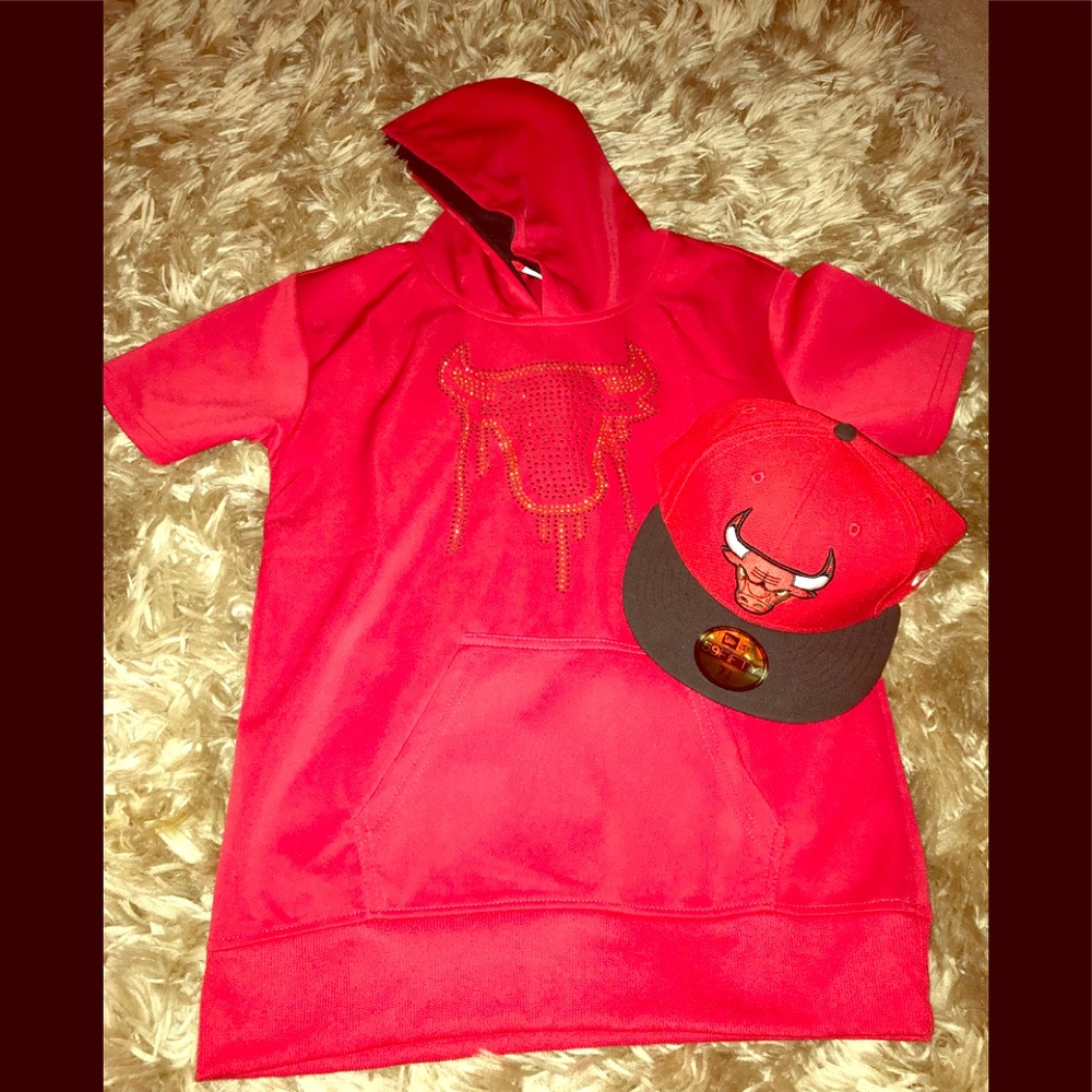 Boys shirt and hat deal Chicago Bulls